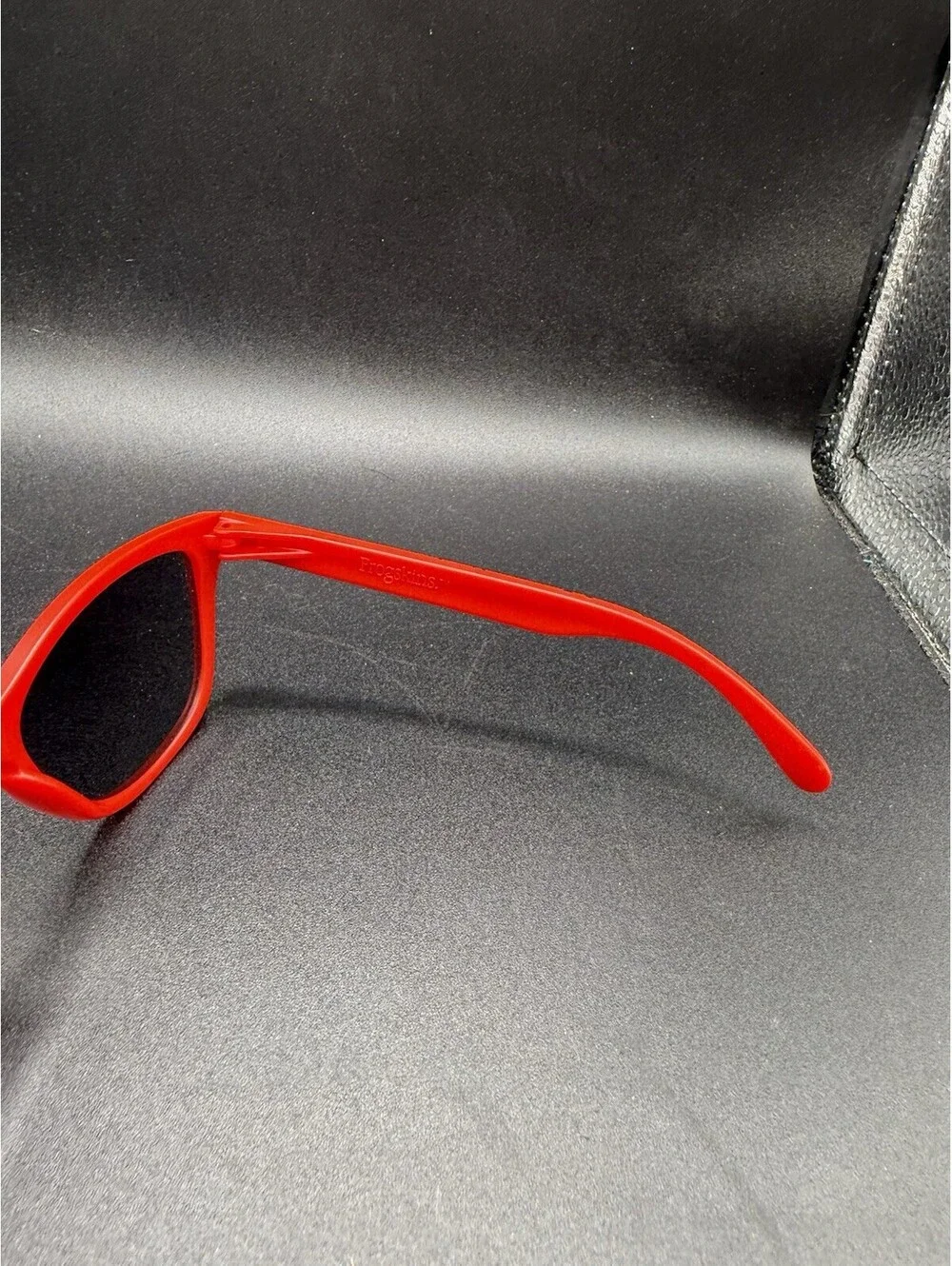 Oakley Frogskin Matte Red B1B/Ice Iridium Lenses